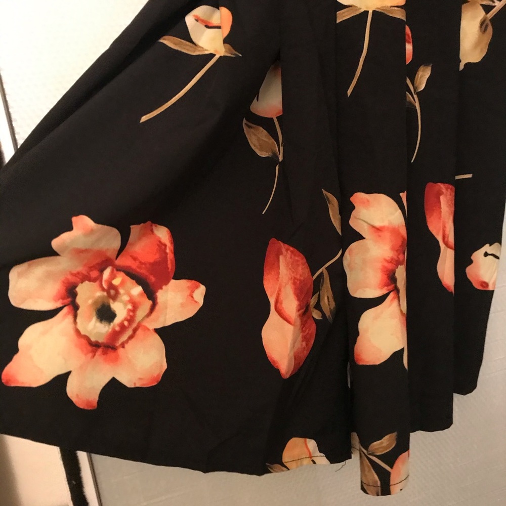Tulip Romper - Picture 3 of 4